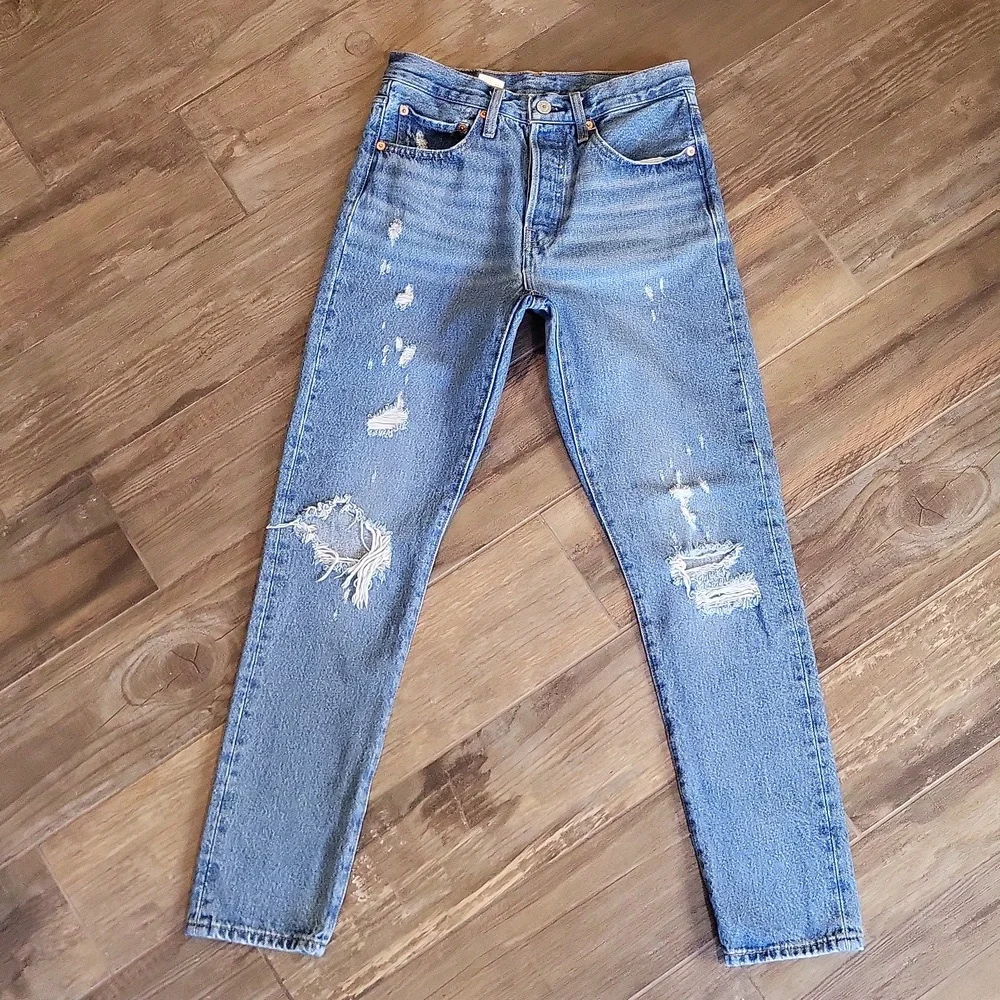Levi's 501 Distressed Med Blue Wash Button Fly Distressed Straight Leg Jeans, 26 - Picture 1 of 12